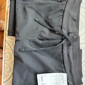 Athleta New with Tags Headlands Hybrid Trek Jogger US Size 6